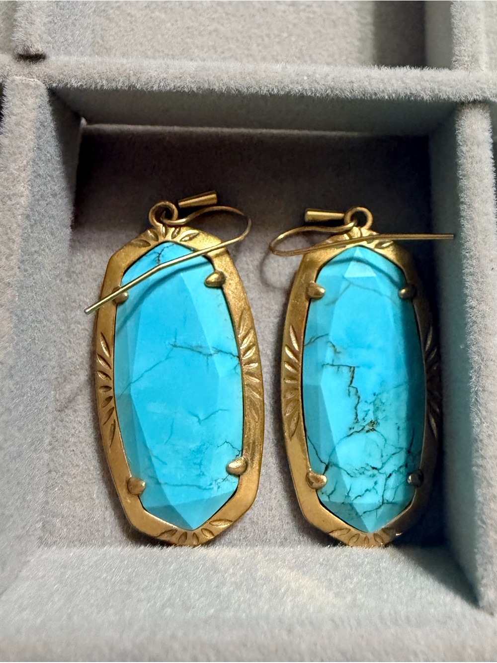 Kendra Scott Elle Vintage Gold Etch Yellow Rose collection - Picture 2 of 2